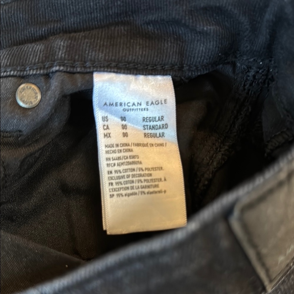 American Eagle Outfitters Mom Jeans - Picture 5 of 5